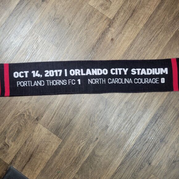 Portland Thorns FC Soccer Scarf NWSL 2017 Champions UN FINISHED BUSINESS - Picture 3 of 3